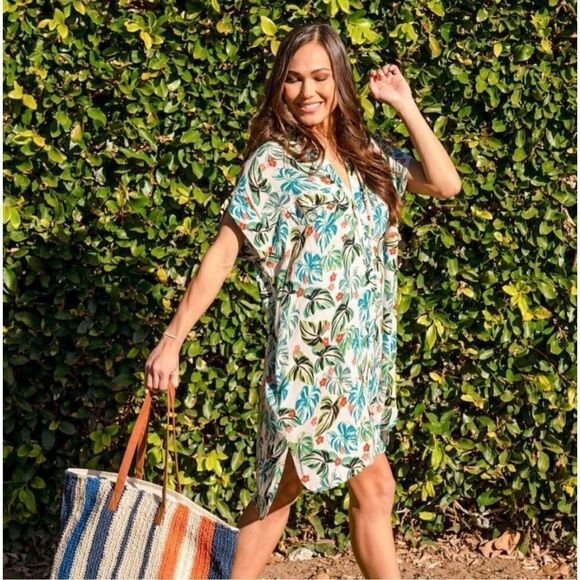 LOST + WANDER Beachly Box Cover Up in Luau on the Beach Size M/L - Picture 1 of 12